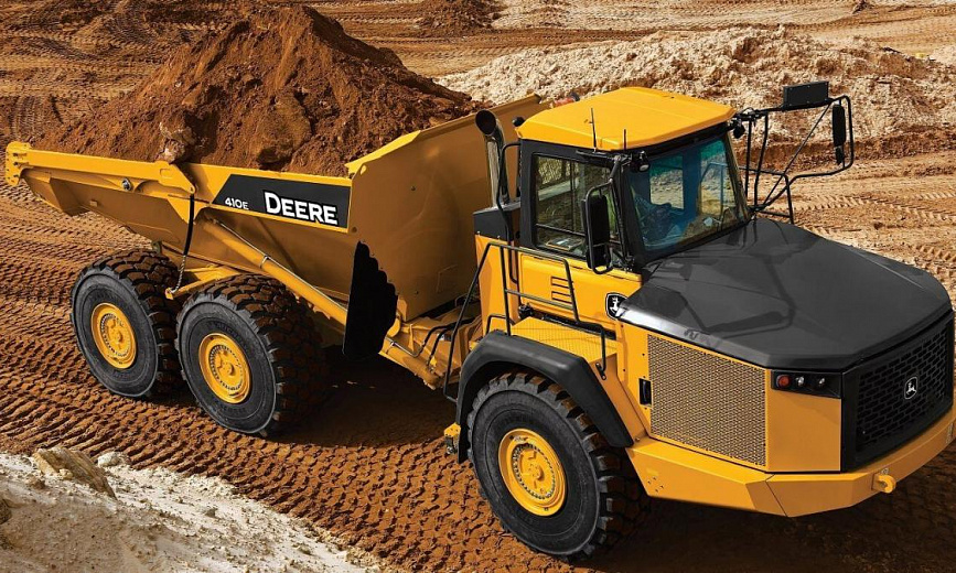 Сочлененный самосвал John Deere 410E