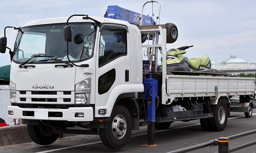 Манипулятор Isuzu Forward, стрела 3 тонны, борт 5 тонн