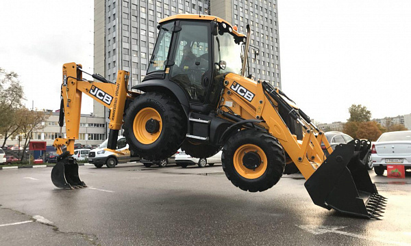 Экскаватор-погрузчик JCB 3CX